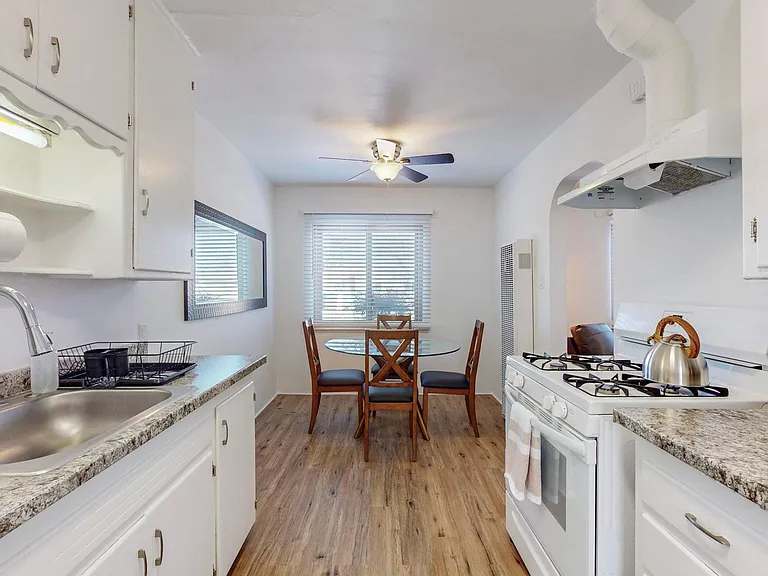 5202 Marquette Ave NE — Photo 17