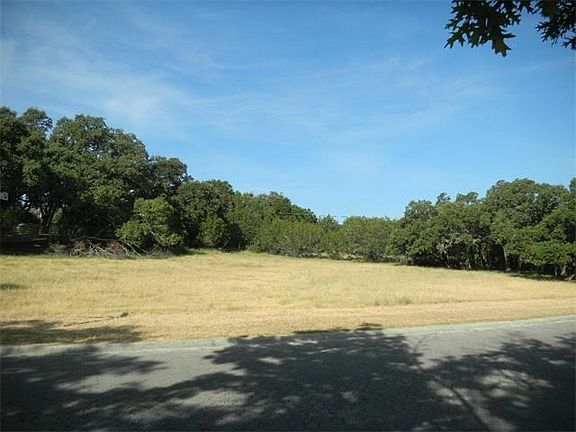 3rd image of 490 Kings Dr