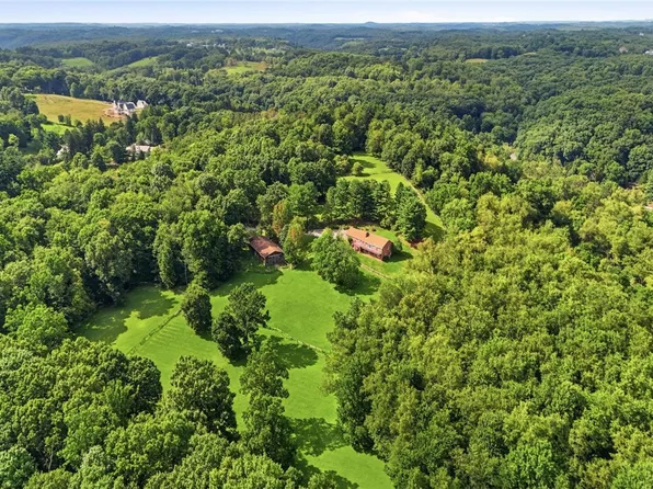 45 Stonedale Rd, Sewickley, PA 15143