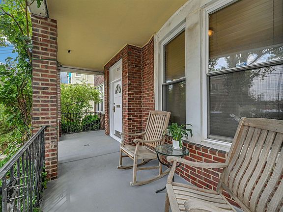 3rd image of 200-202 Oak St