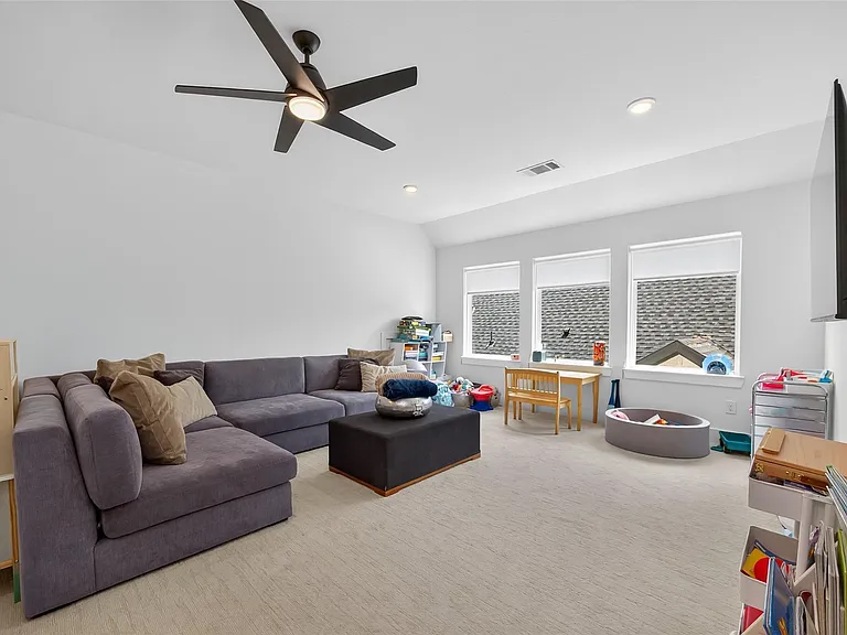 9722 Dani Lake Dr — Photo 31