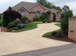 254 Arrowhead Ln, Eighty Four, PA