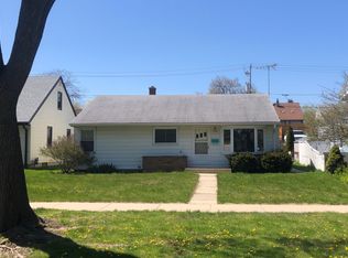 6160 W Kinnickinnic River Pkwy, Milwaukee, WI 53219