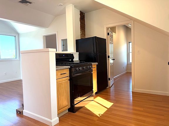 3rd image of 35-37 Webster St #3