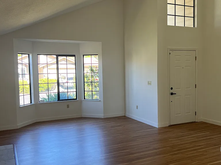 2200 Forsythia Way — Photo 4