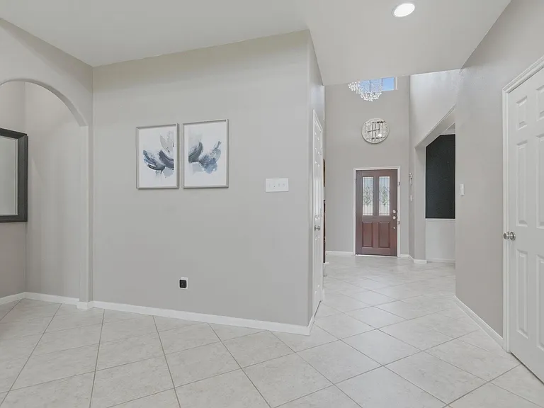 14535 Mountain Cliff Ln — Photo 5