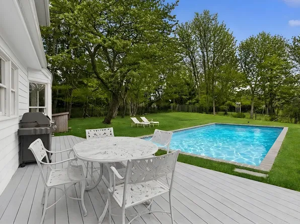 36 Floyd St, East Hampton, NY 11937