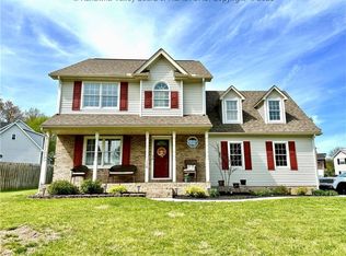 110 Litchfield Ln, Hurricane, WV 25526