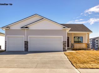5523 167th St, Urbandale, IA 50323