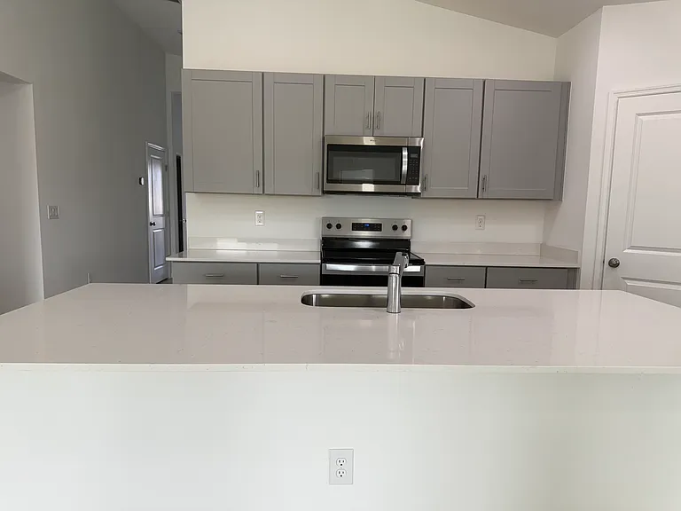 5465 San Pietro Dr — Photo 10