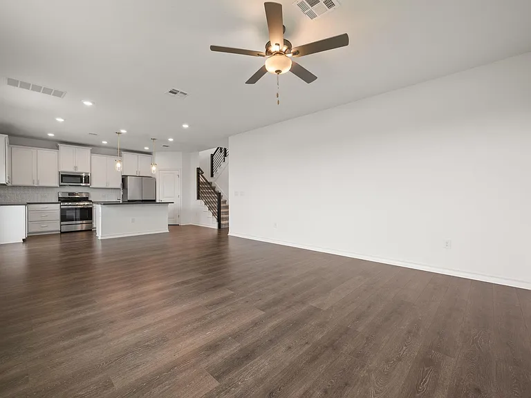 2902 Tavern Dr — Photo 7