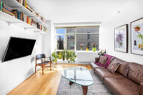 Sold by R New York | media 1