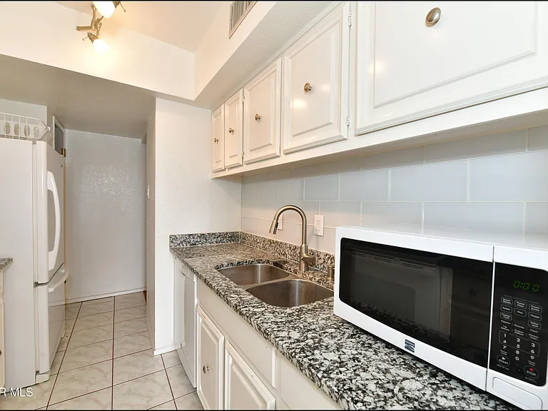 6201 Escondido Dr #17D — Photo 12