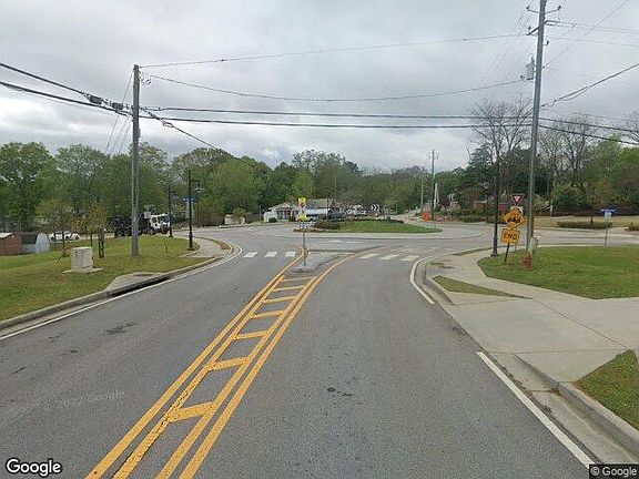 Exterior Neighborhood (street photo)