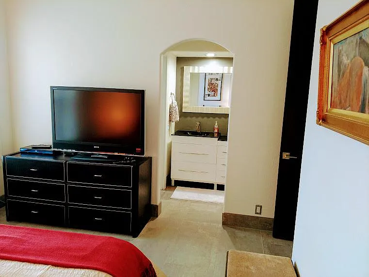 It also has a remodeled ensuite with separate shower and watercloset