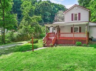 1040A Wolf Run Rd, Industry, PA 15052