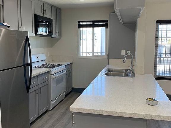 5th image of 1881 W Jefferson Blvd #75c04a153