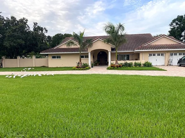 221 Cactus Rd, Seffner, FL 33584