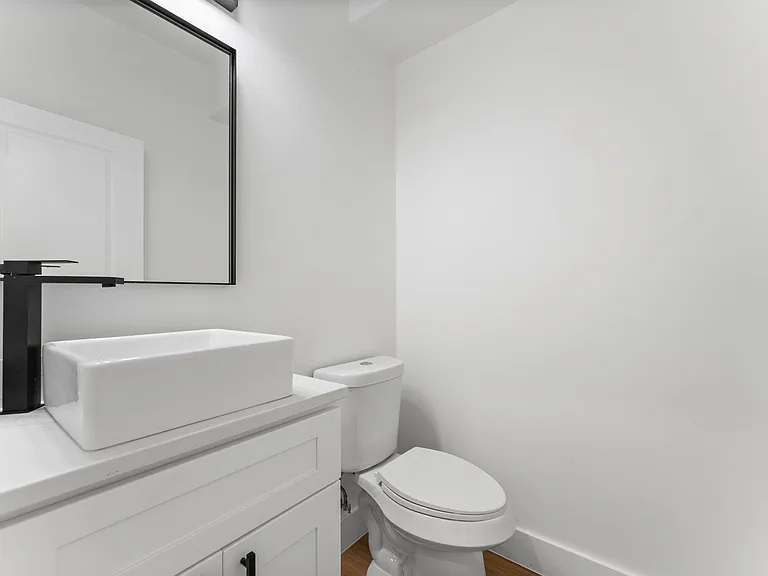8205 Carver Rd #B — Photo 11