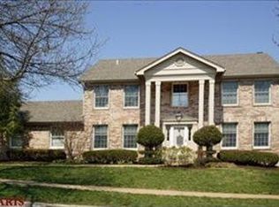 851 Stone Canyon Dr, Ballwin, MO