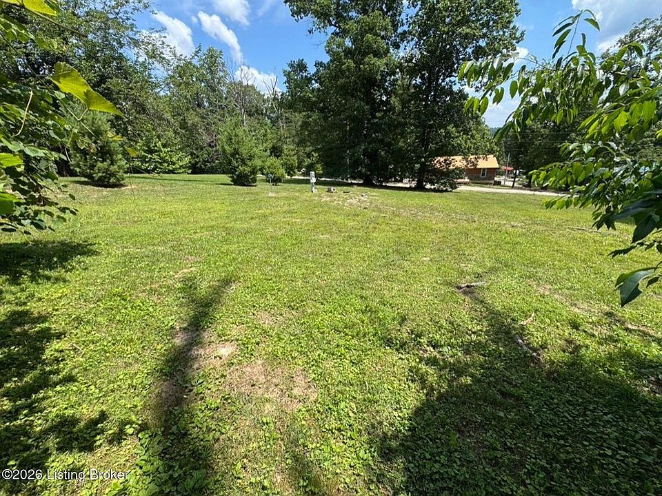 2nd image of 1001 Stone Hill Rd