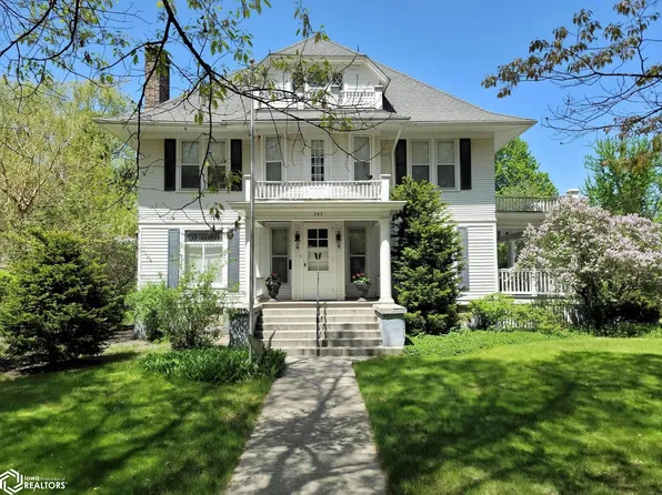 703 W Broadway St, Eagle Grove, IA 50533