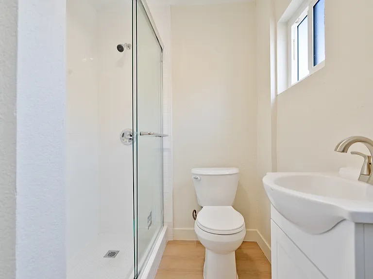 2212 N Thomas St — Photo 6