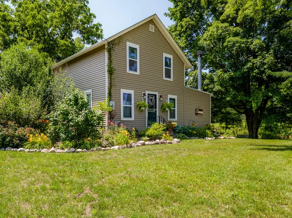 4438 Hartman Rd, Sodus, MI 49126