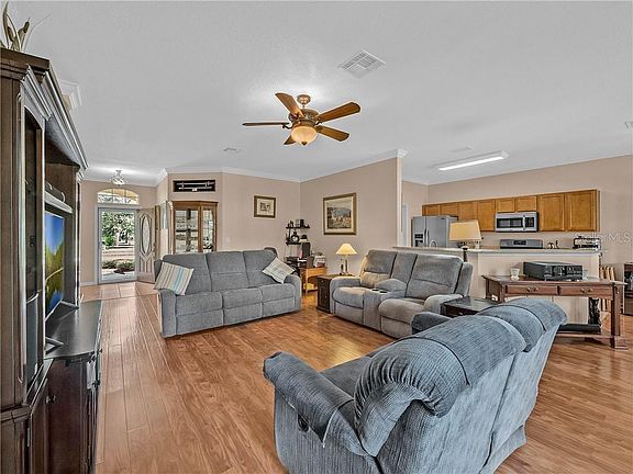 4th image of 106 Stonington Way