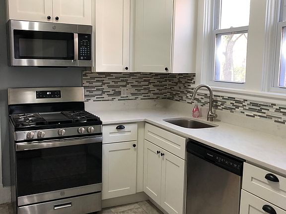 5th image of 260 Academy Ave #1