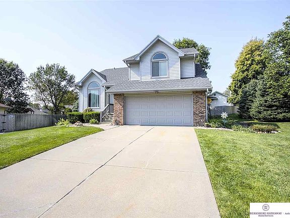 2nd image of 13957 Olive Cir