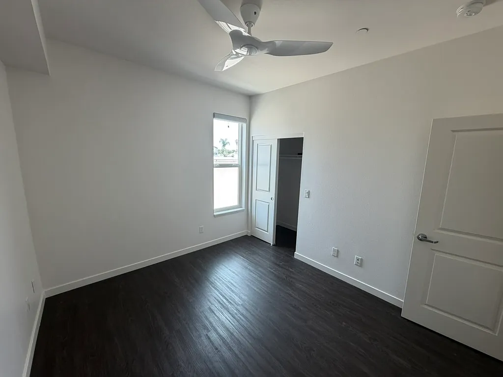 2 bed, 1.5 bath, 1200 sqft, $3,900 — Photo 4