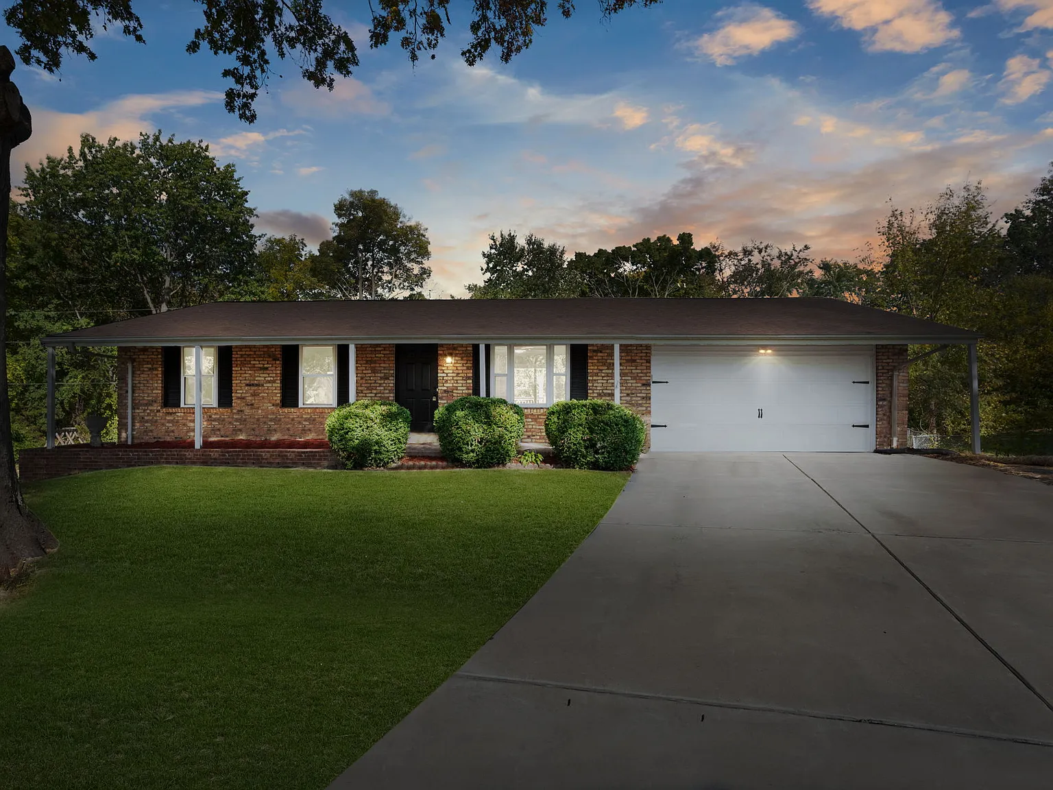3 bed, 1865 sqft, $2,395 — Photo 1