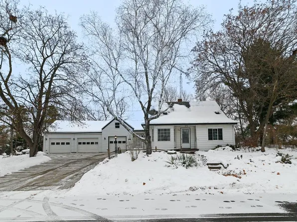 124 W Exchange St, Mazomanie, WI 53560