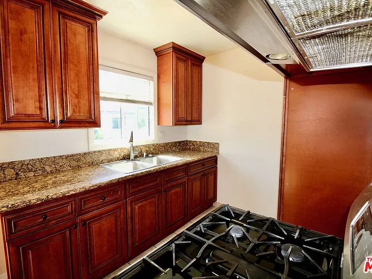 1319 E California Ave #B — Photo 6