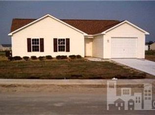 203 E Larchmont Ct, Burgaw, NC 28425