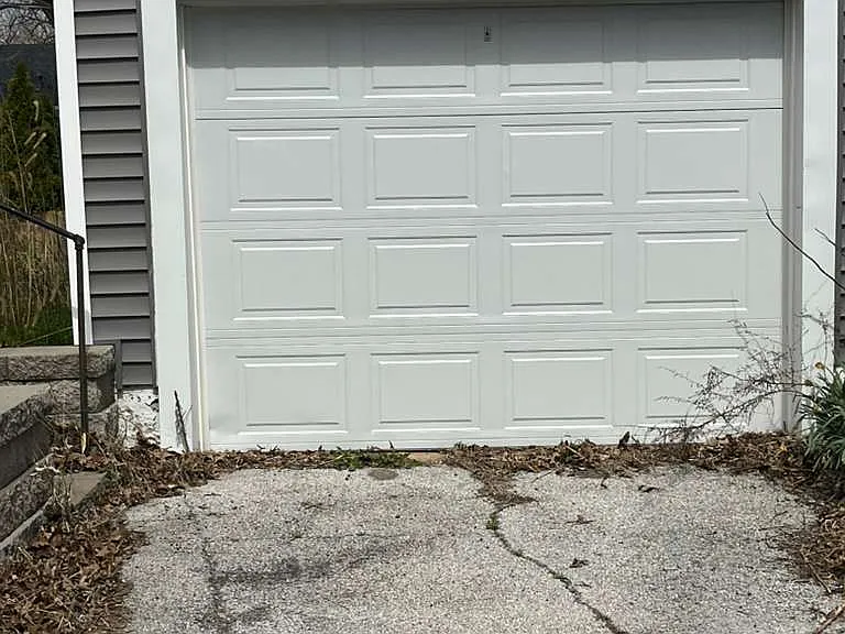 9813 Lullaby Ln — Photo 34