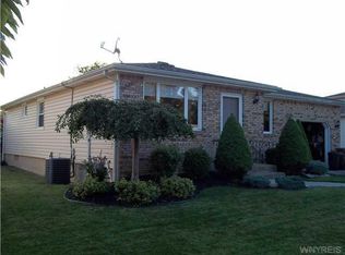 62 Croydon Dr, Depew, NY 14043