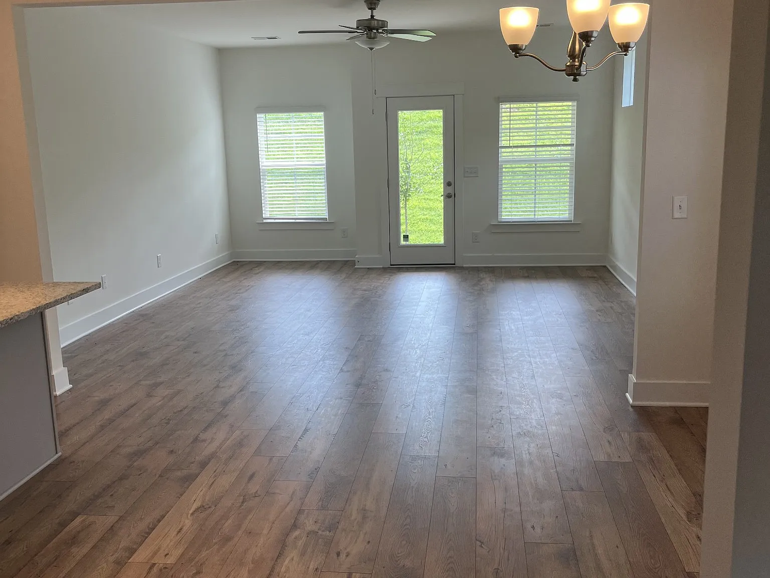 3 bed, 2.5 bath, 2012 sqft, $3,625 — Photo 4