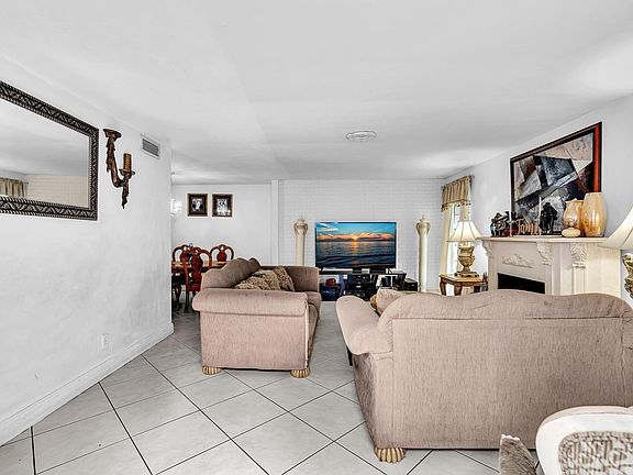 5th image of 6409 NW 72nd Avenue