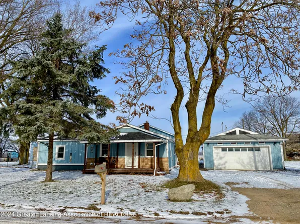 10251 E Tupper Lake Rd, Grand Ledge, MI 48837