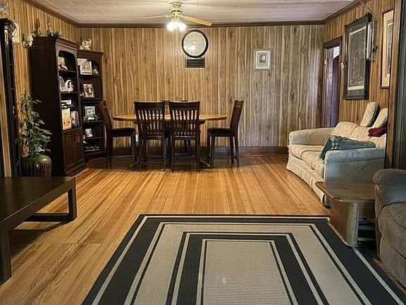 3rd image of 2122 County Road 27
