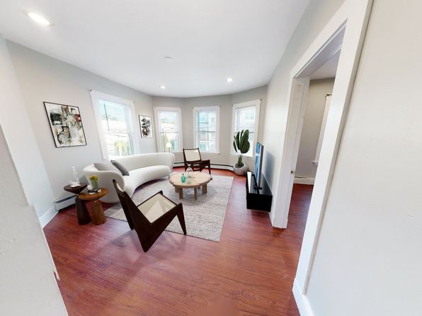 44 Fenton St Floor 2