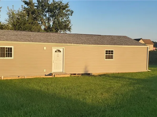 1 Lower Idlewild Dr, New Castle, PA 16101