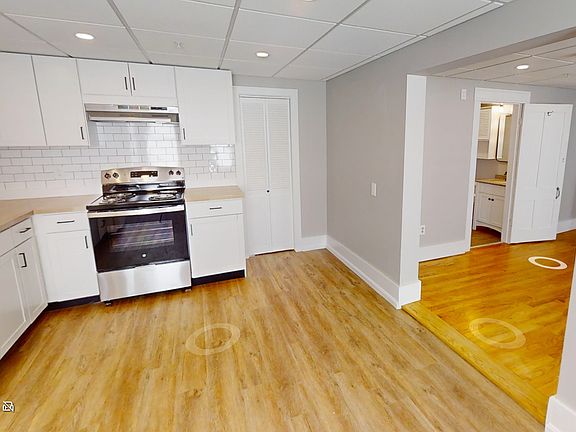 2nd image of 31 Union Sq #202