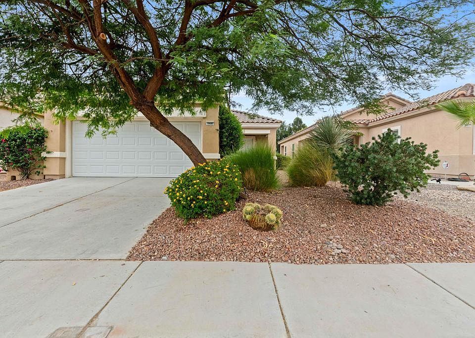 1st image of 78685 Rockwell Cir