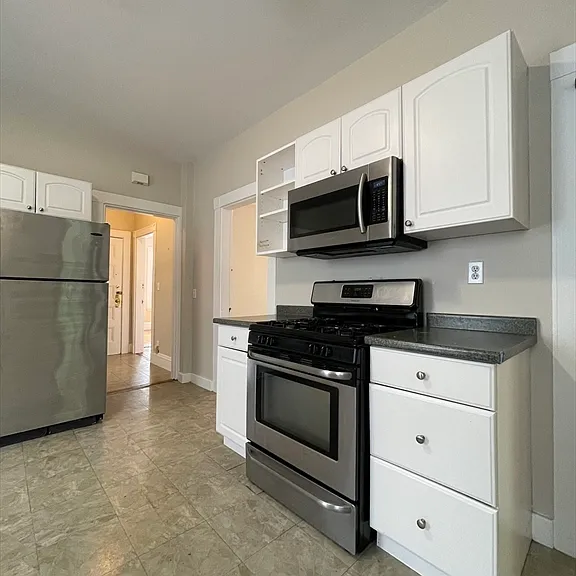 100 Lonsdale St #2 — Photo 4
