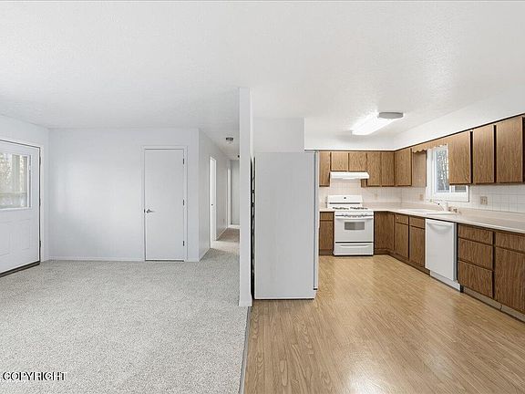 2nd image of 385 Banner Ln