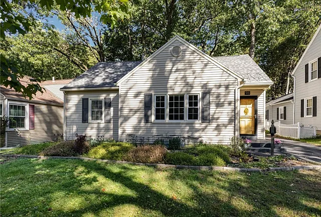 3 bed, 1350 sqft, $2,750 — Photo 1