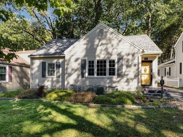 96 Fairlea Dr